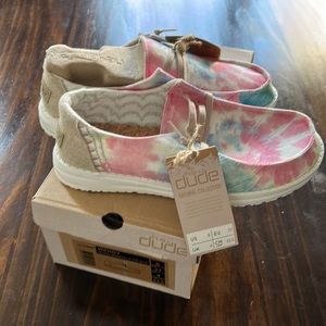 Womens size 6 Hey Dude Tie Dye Shoes
